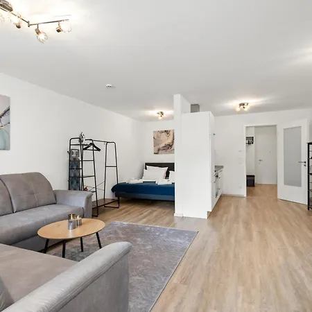 Nexstay Mit Terrasse & Parkplatz Fuer 4 노이막트인더오버팔츠