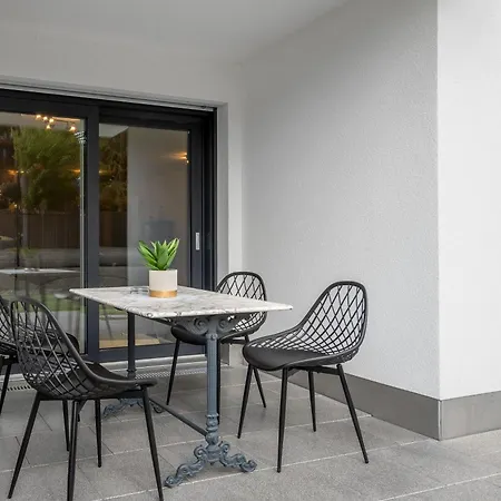 Nexstay Mit Terrasse & Parkplatz Fuer 4 Neumarkt in der Oberpfalz